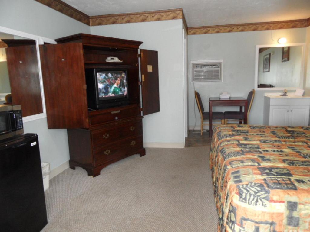Skyland Motel Cornelia Room photo